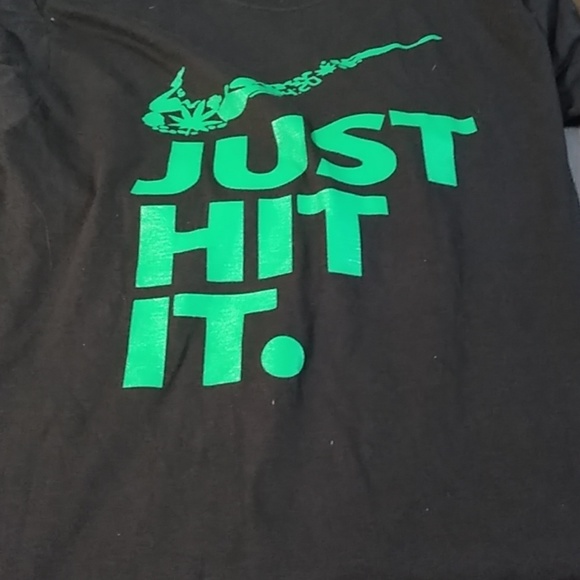 Unique clothes - Picture 2 of 2